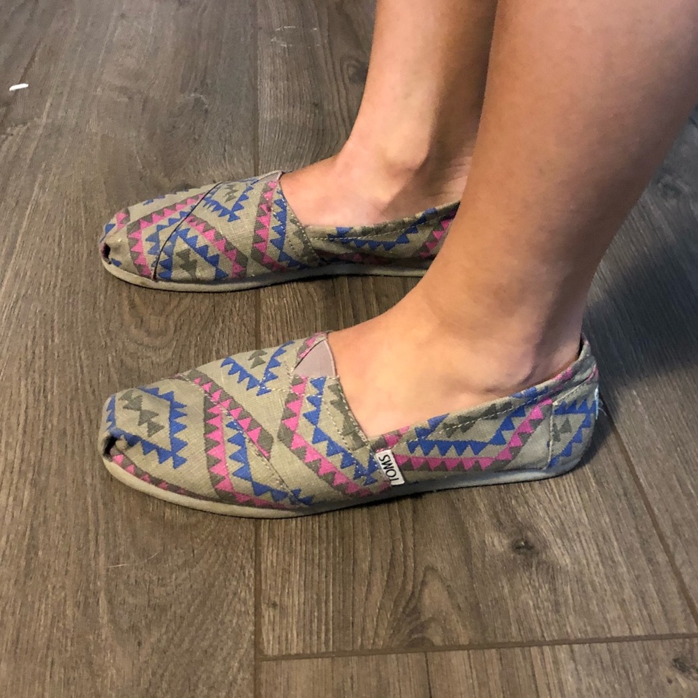Toms